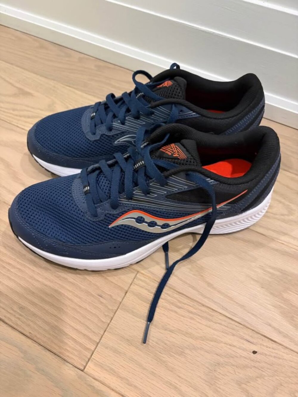 Men’s Saucony Cohesion shoes size 9.5